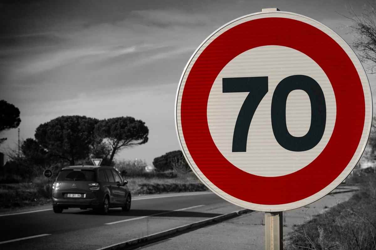 Limite di velocità (foto Pixabay)