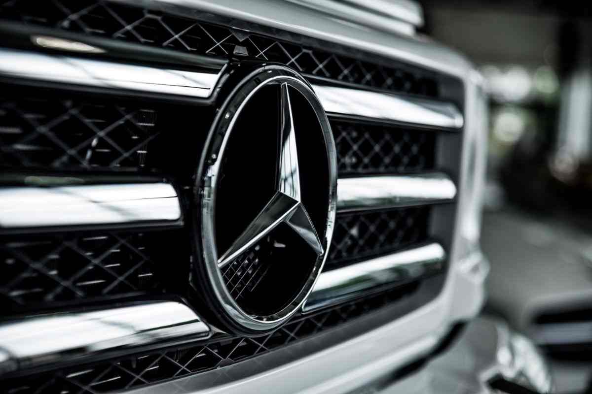Mercedes abbonamenti auto premium