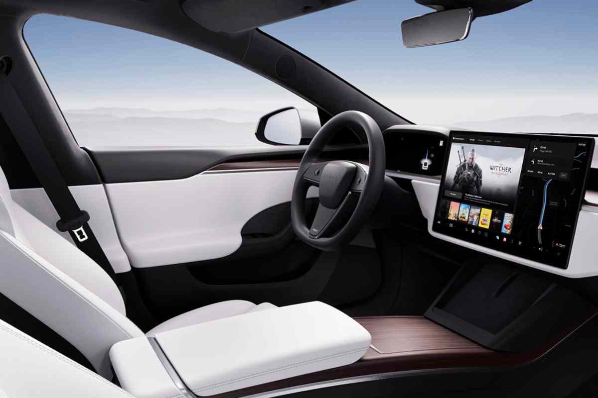 Tesla, passo indietro sul volante nel 2023 mondofuoristrada.it