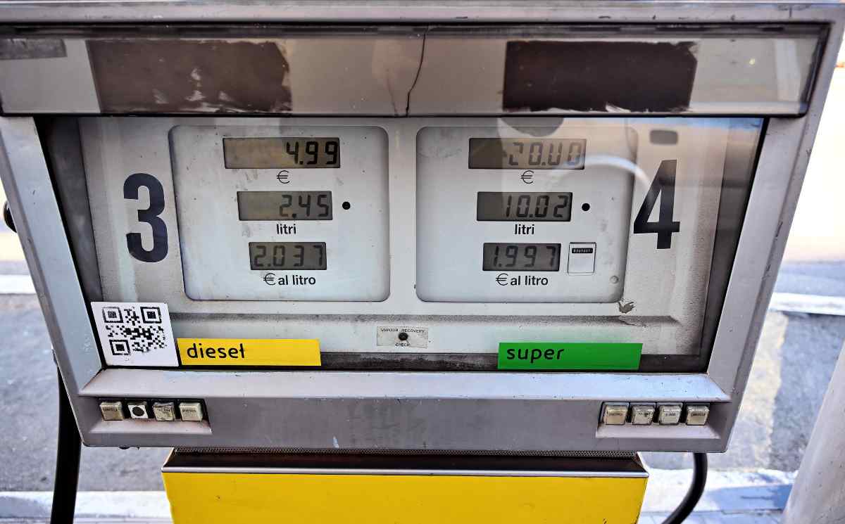 Distributore benzina e diesel 