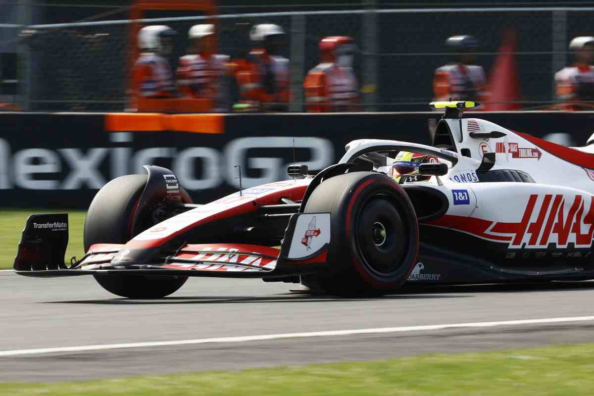 Schumacher alla guida Haas