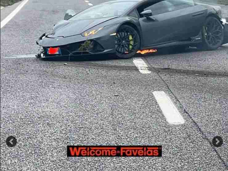 Lamborghini Huracan finita distrutta (Instagram Welcome to Favelas) 22 novembre 2022 mondofuoristrada.it