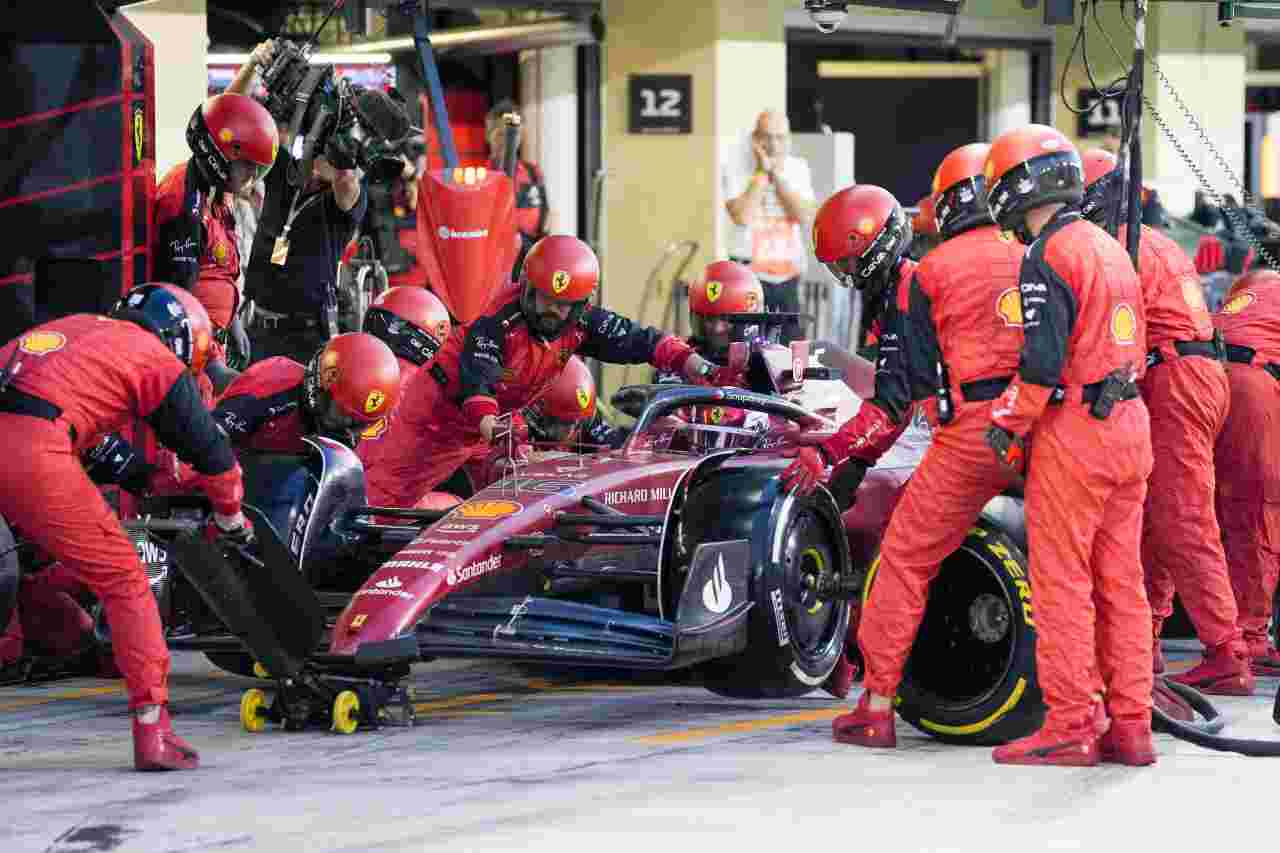 Ferrari sosta ai box