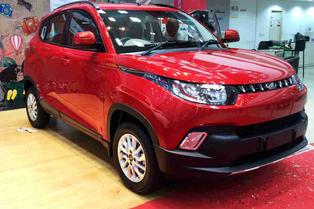 Mahindra KUV100 