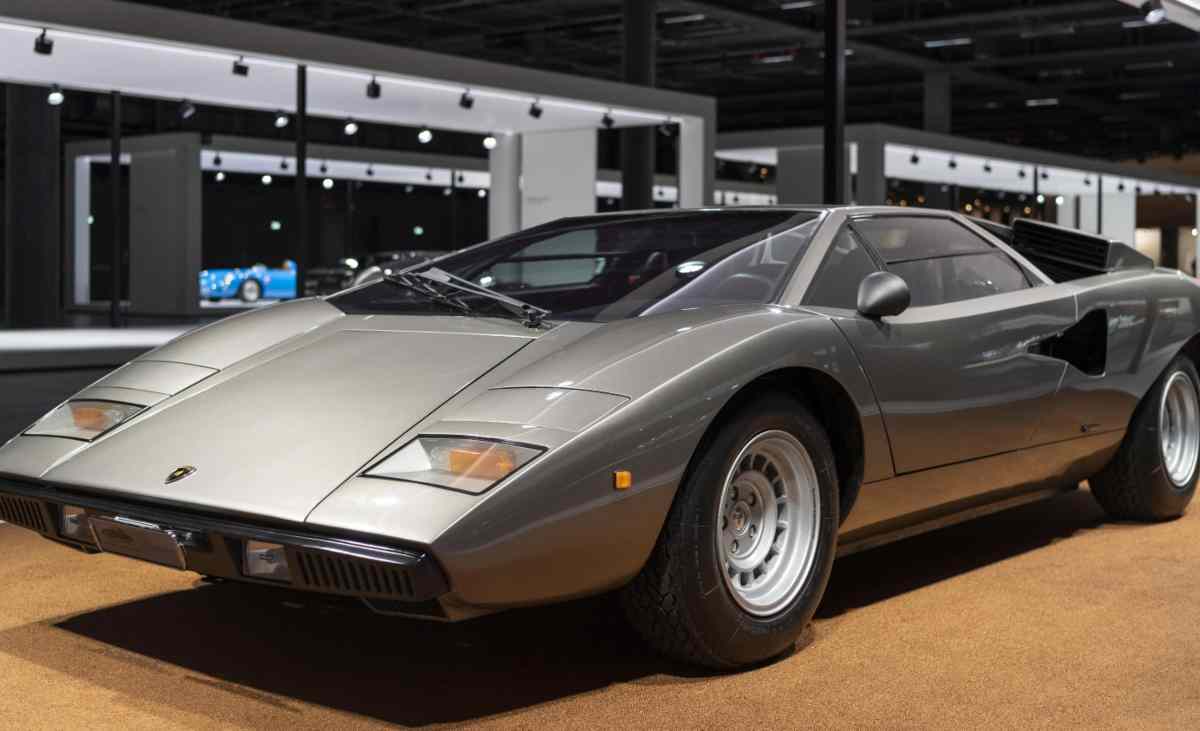 Lamborghini Countach LP400