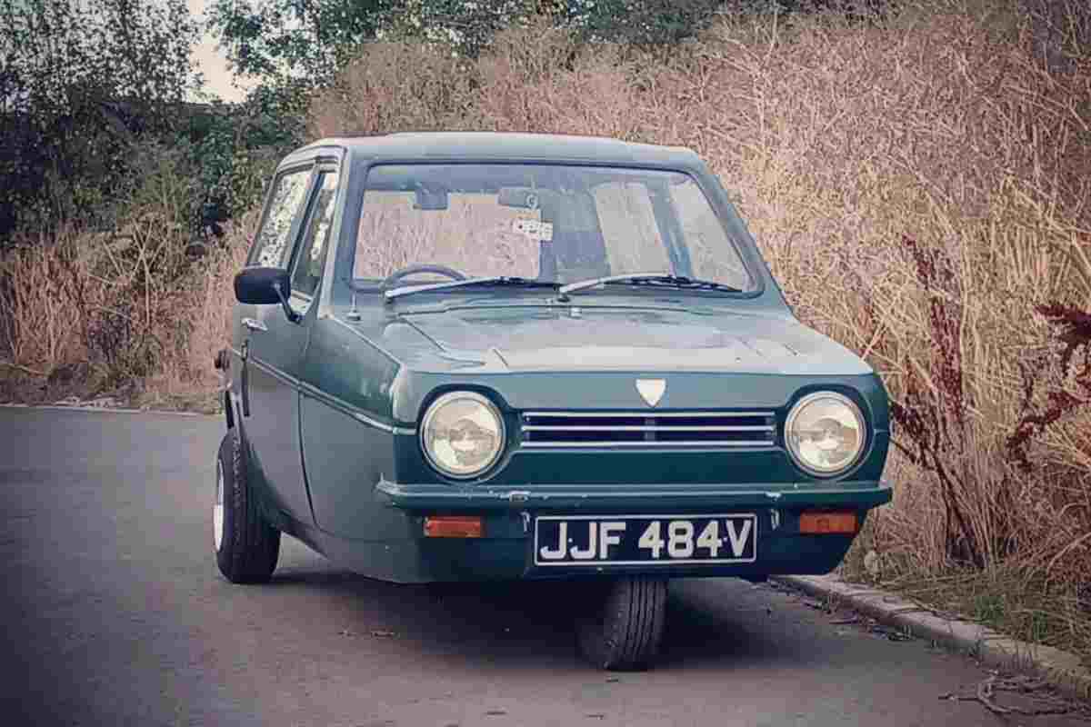 Reliant Robin