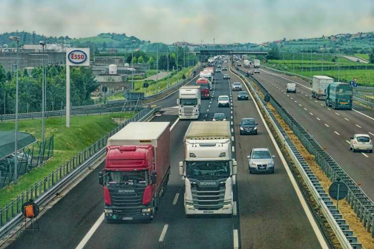 Limite di 150km/h in autostrada: dove si può