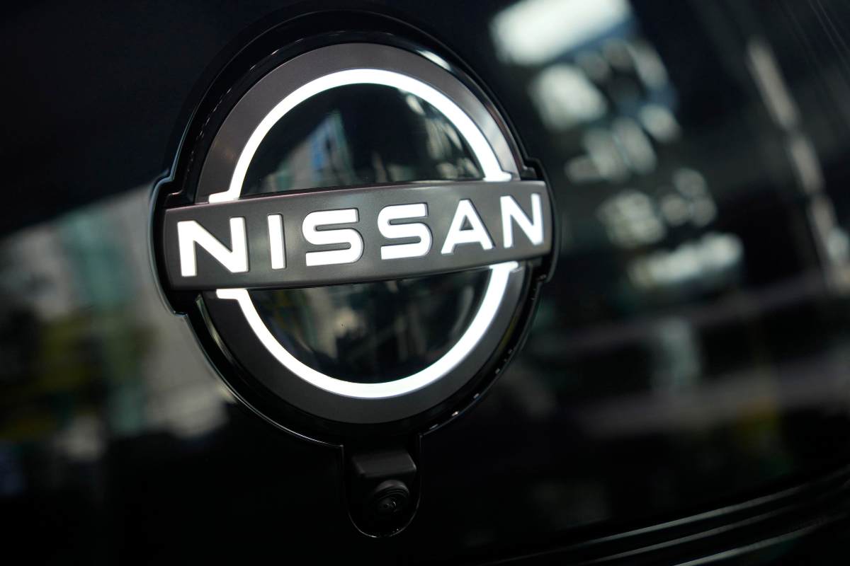 logo nissan