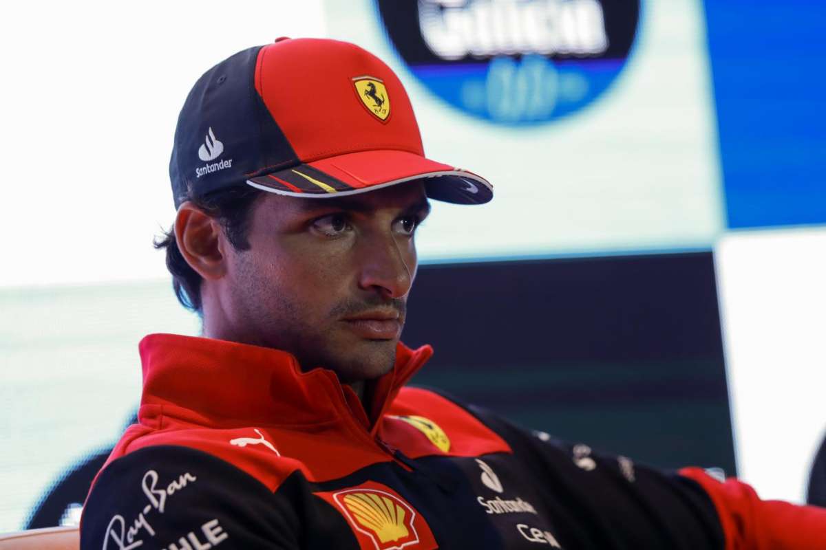 Carlos Sainz, che batosta per la Ferrari