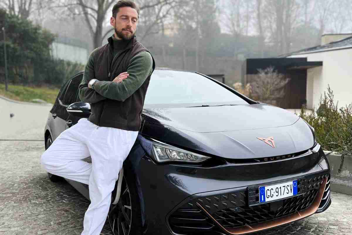 Claudio Marchisio in compagnia della sua "fiamma" (Facebook) 6 aprile 2023 mondofuoristrada.it