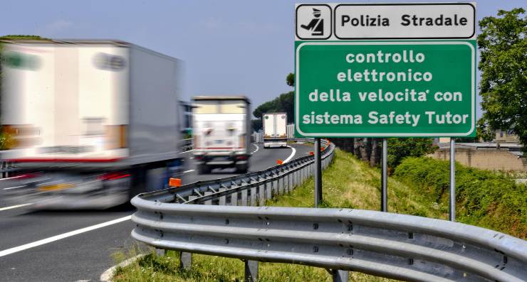 La preventiva segnalazione degli autovelox