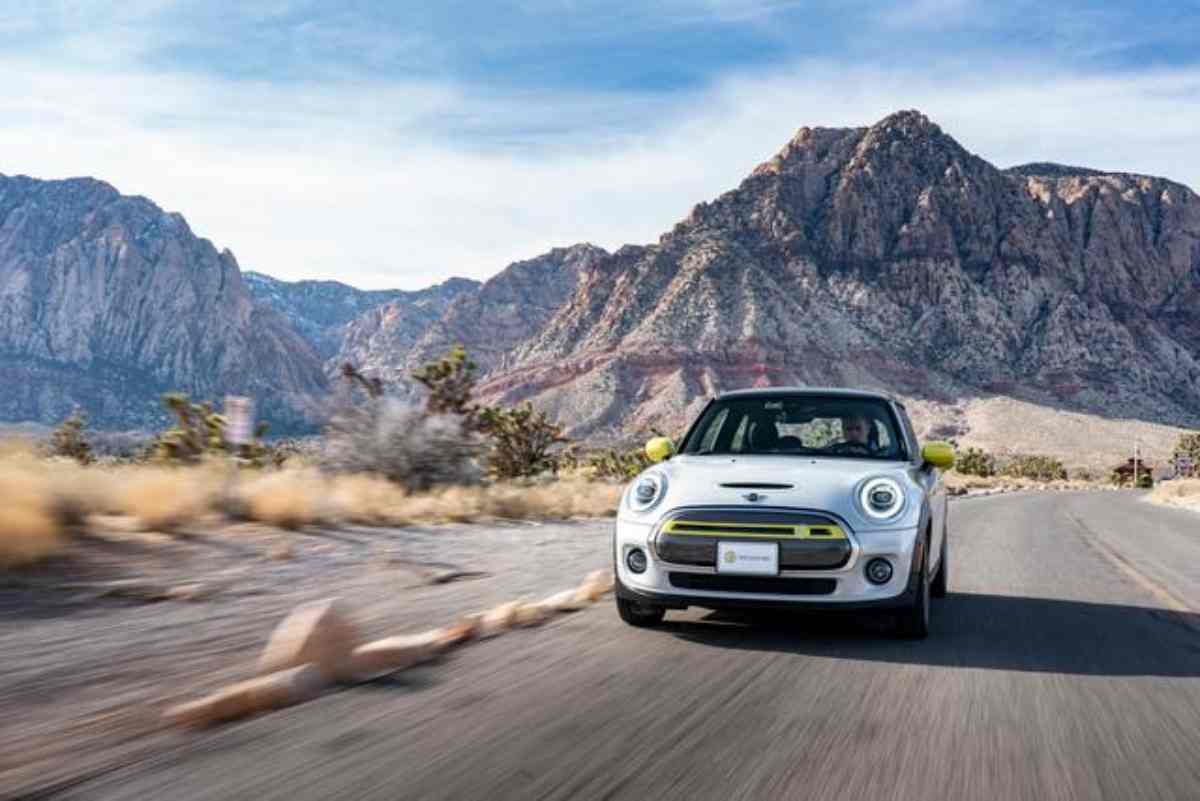 Mini Full Electric, in leasing è meglio: l'offerta in Italia