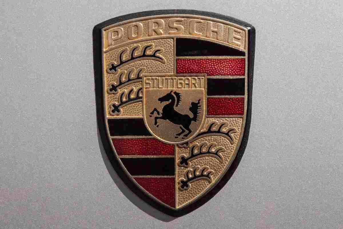 Porsche (mondofuoristrada.it - Pixabay Foto di Stefan Schweihofer da Pixabay)