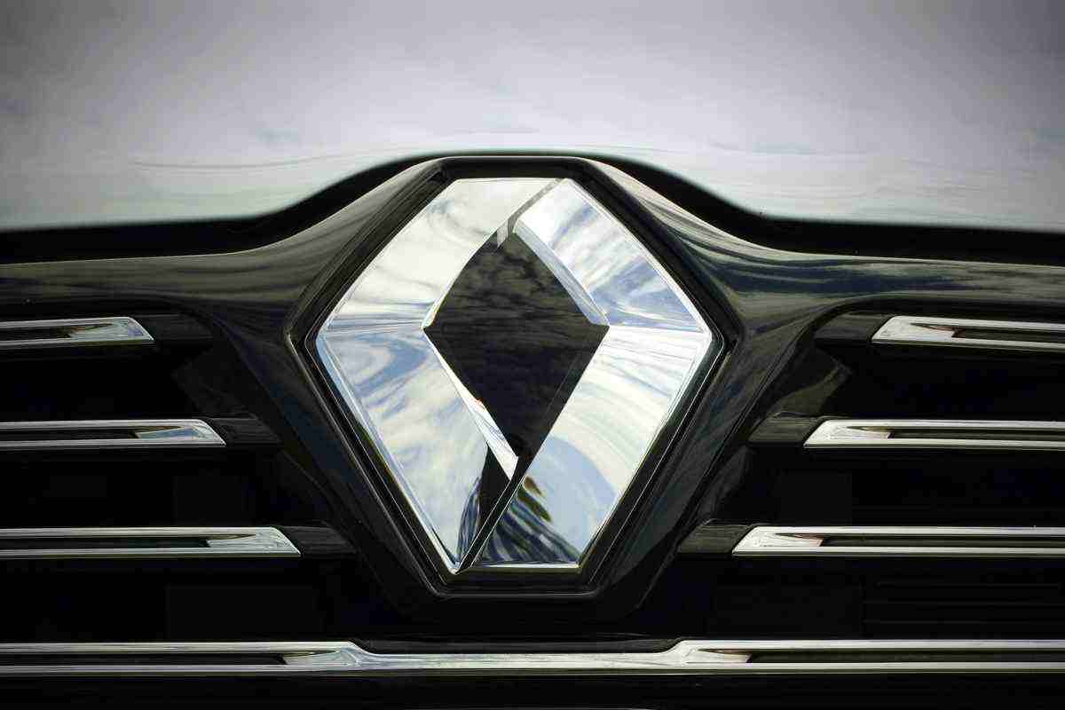 Renault, o novo SUV custa menos de 10 mil euros: o mercado está louco, todos o querem