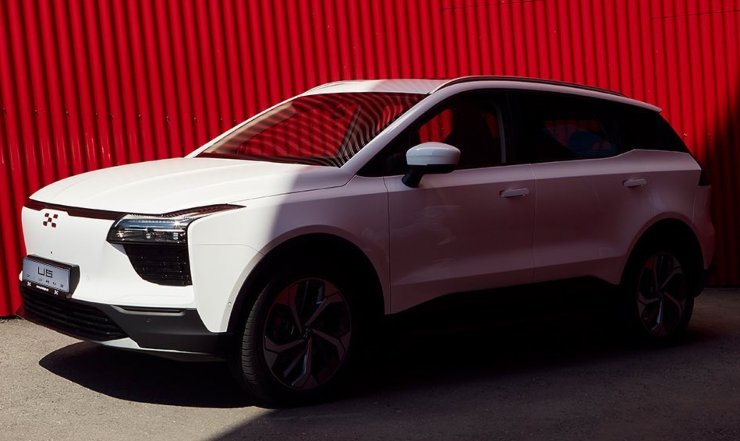 Il SUV full electric Aiways U5 (foto Instagram)