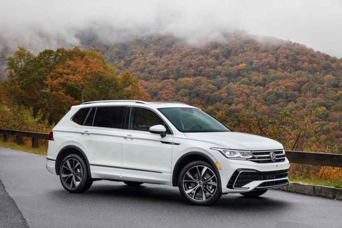 Volkswagen Tiguan, debutta l'elettrico: pubblico euforico