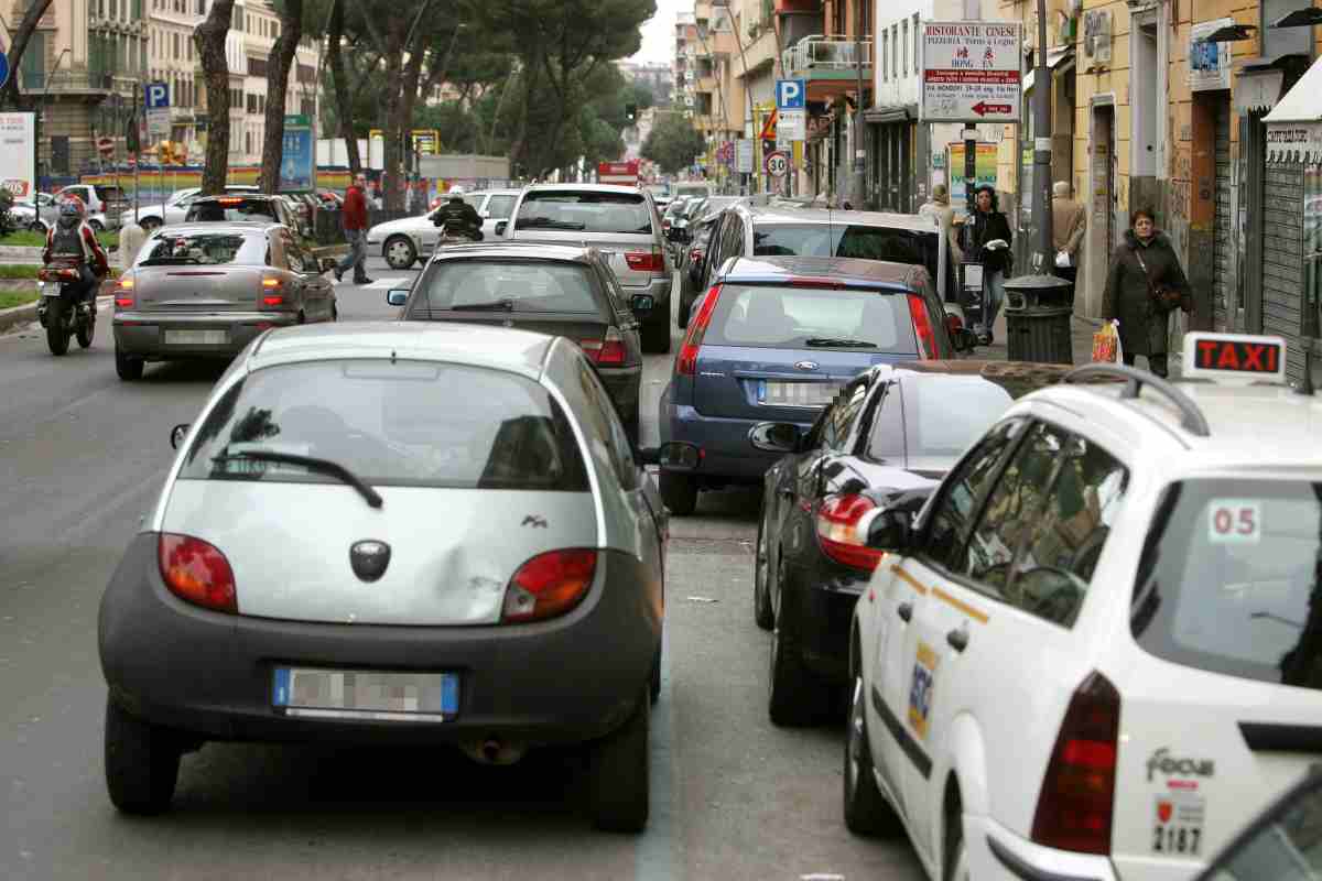 parcheggi doppia fila