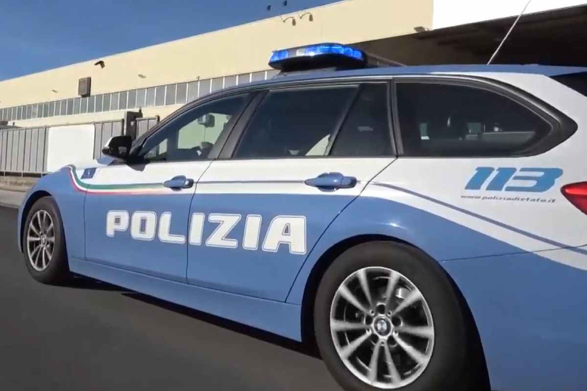 auto polizia ferma porsche