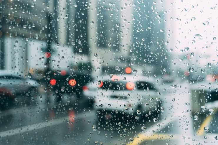 Come guidare sotto la pioggia