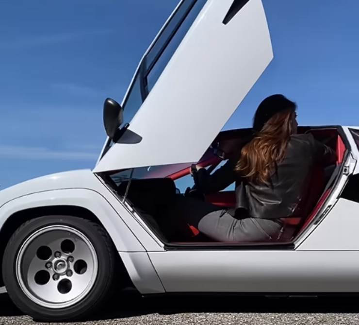 Lamborghini Countach con apertura forbice