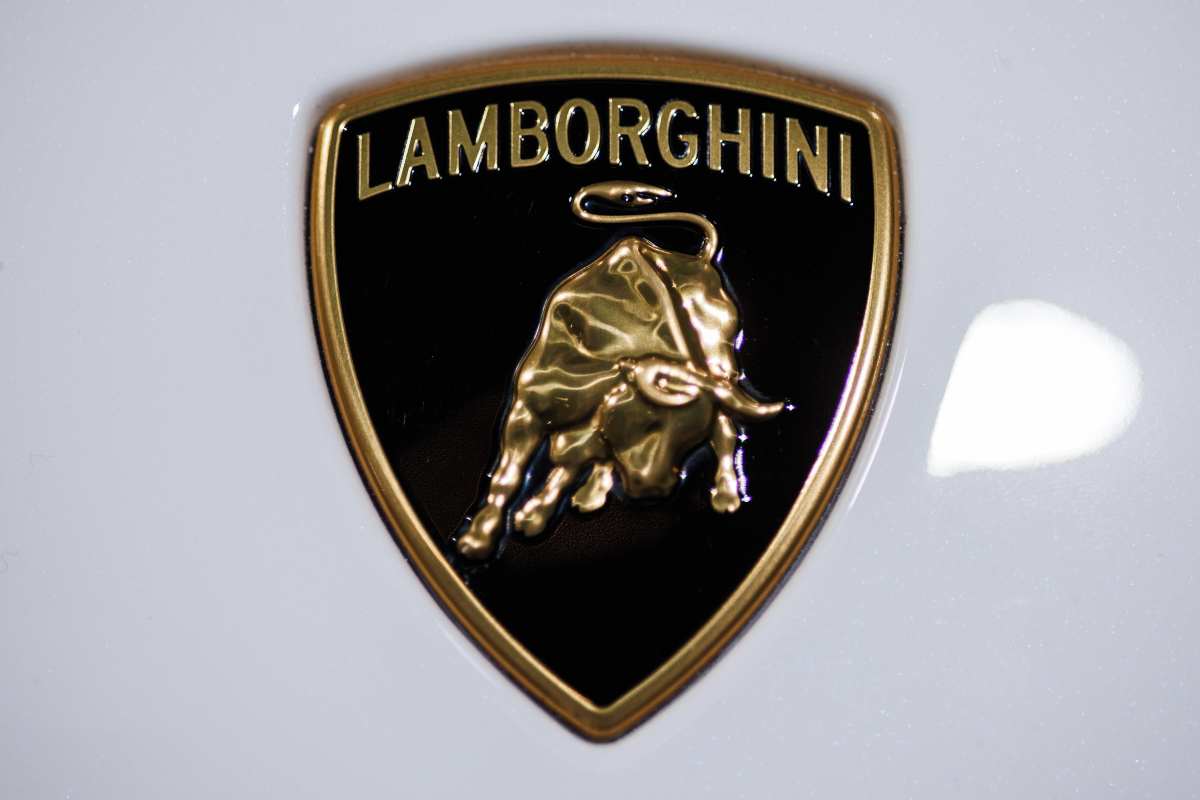 Perché Lamborghini monta sportelli a forbice