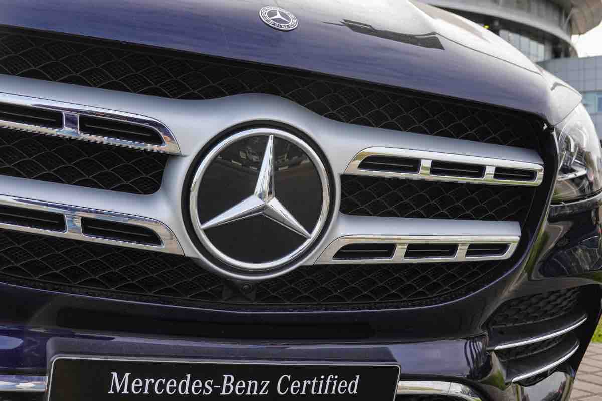 Mercedes Benz fuoristrada prezzo ferrari