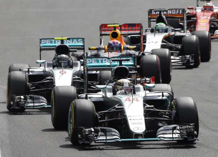 Hamilton Rosberg che sfida