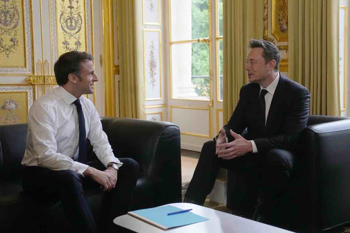 Elon Musk Emmanuel Macron incontro