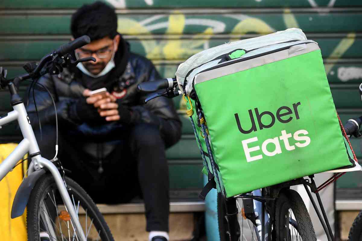 Uber Eats addio Italia