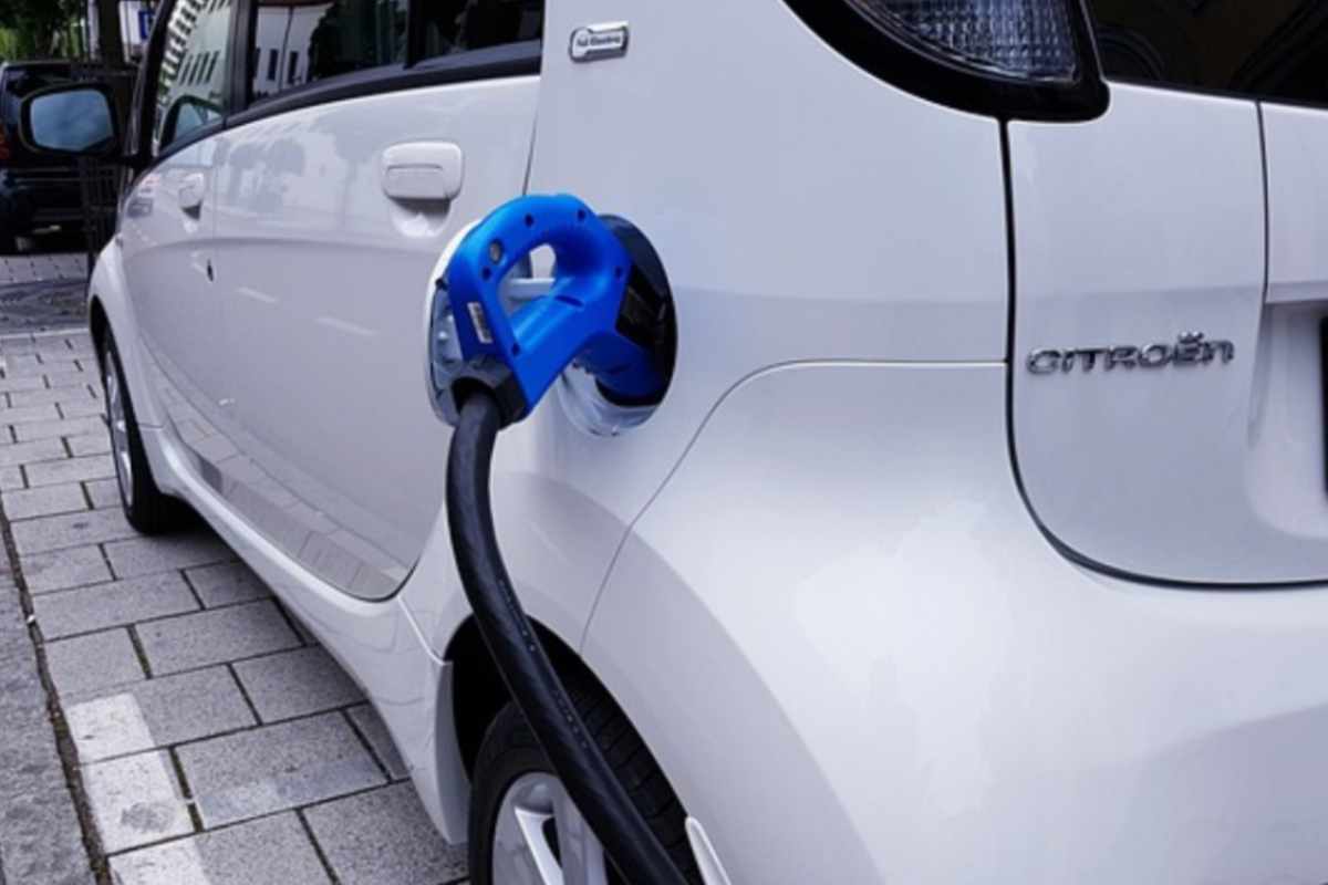 auto elettrica risparmio batteria