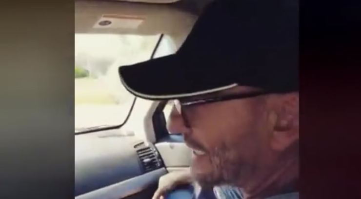 Biagio Antonacci fa autostop