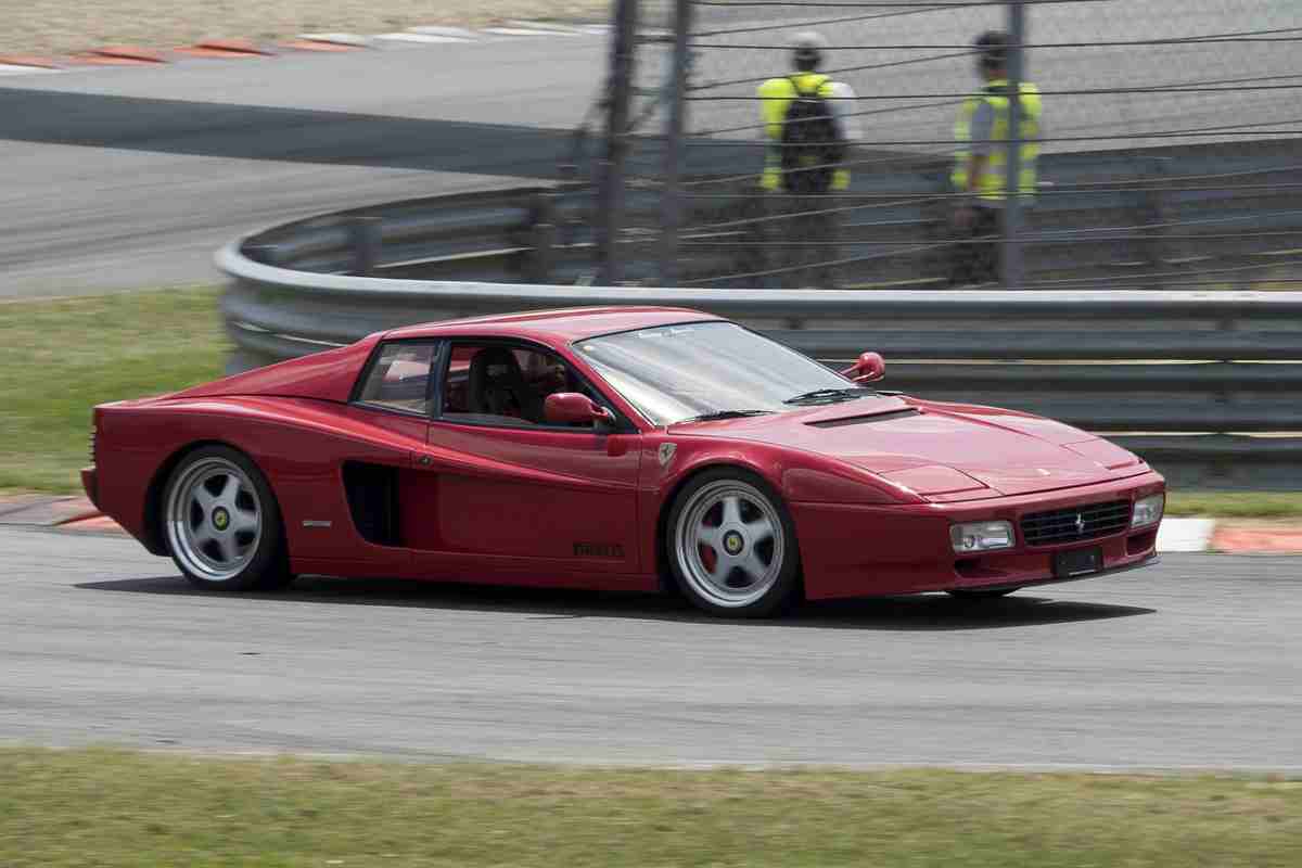  Ferrari Testarossa supercar segreta