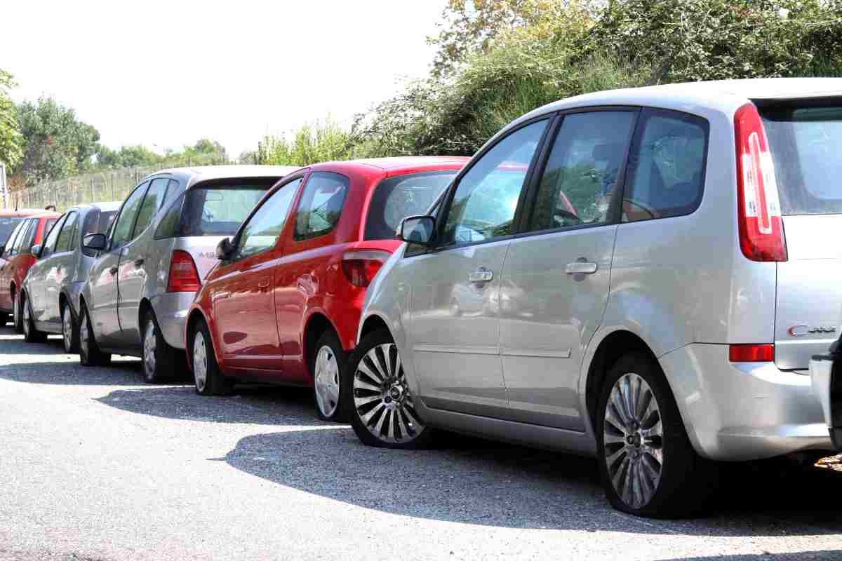 Tenere il posto per il parcheggio in alcuni casi si può