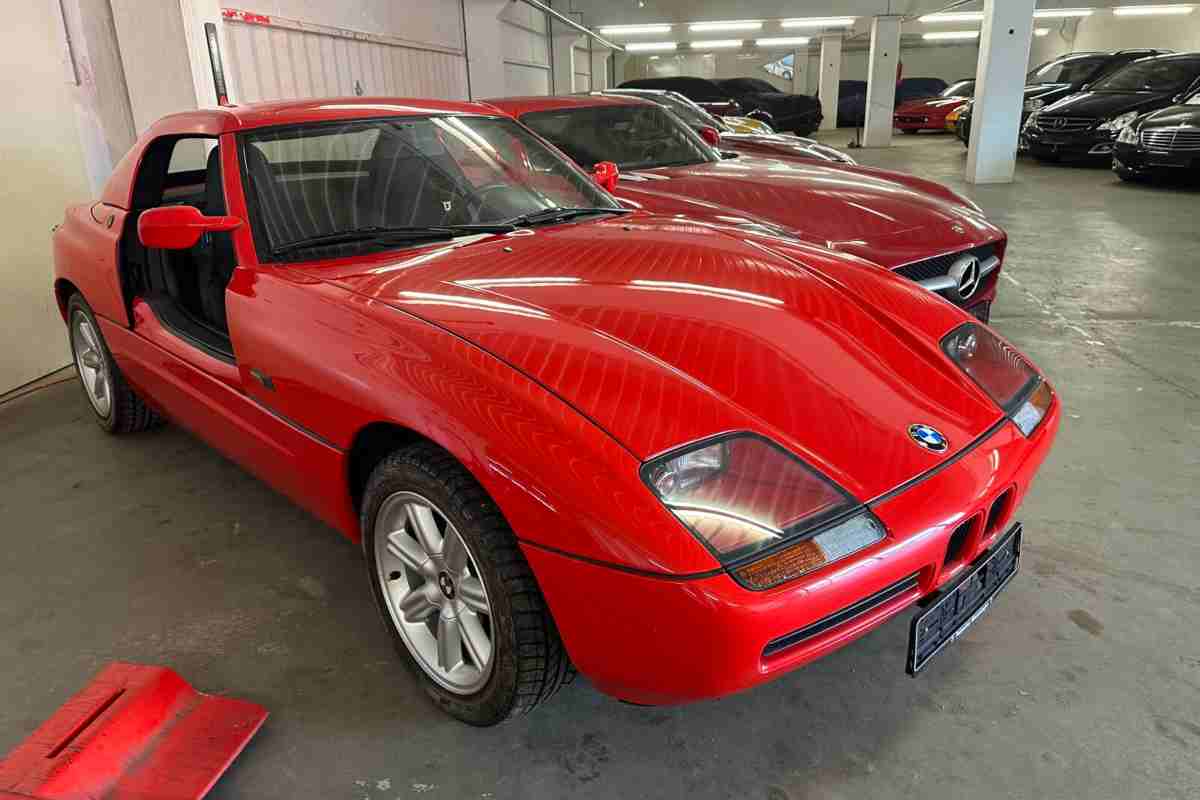 Una BMW Z1 quasi nuova scoperta in un garage