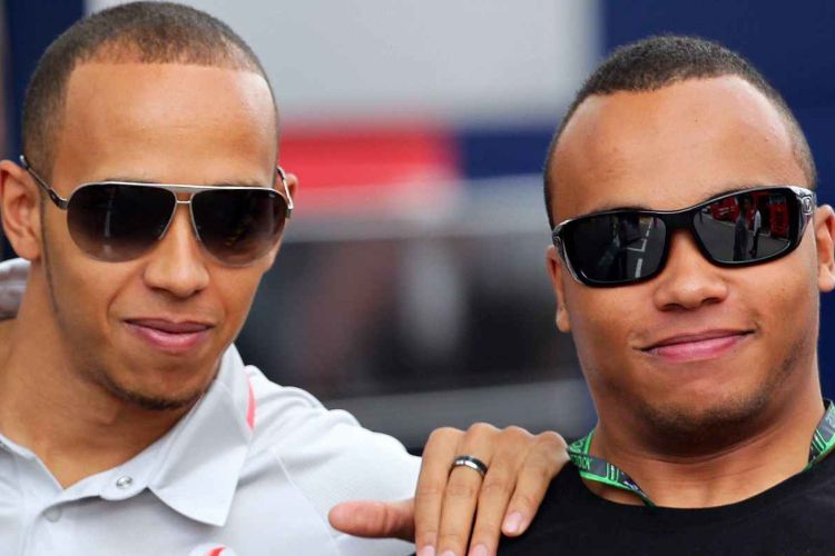 Hamilton in compagnia di suo fratello ai tempi della McLaren