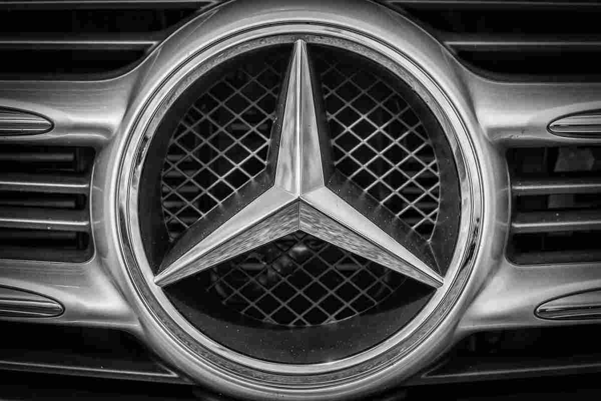 mercedes produzione stop