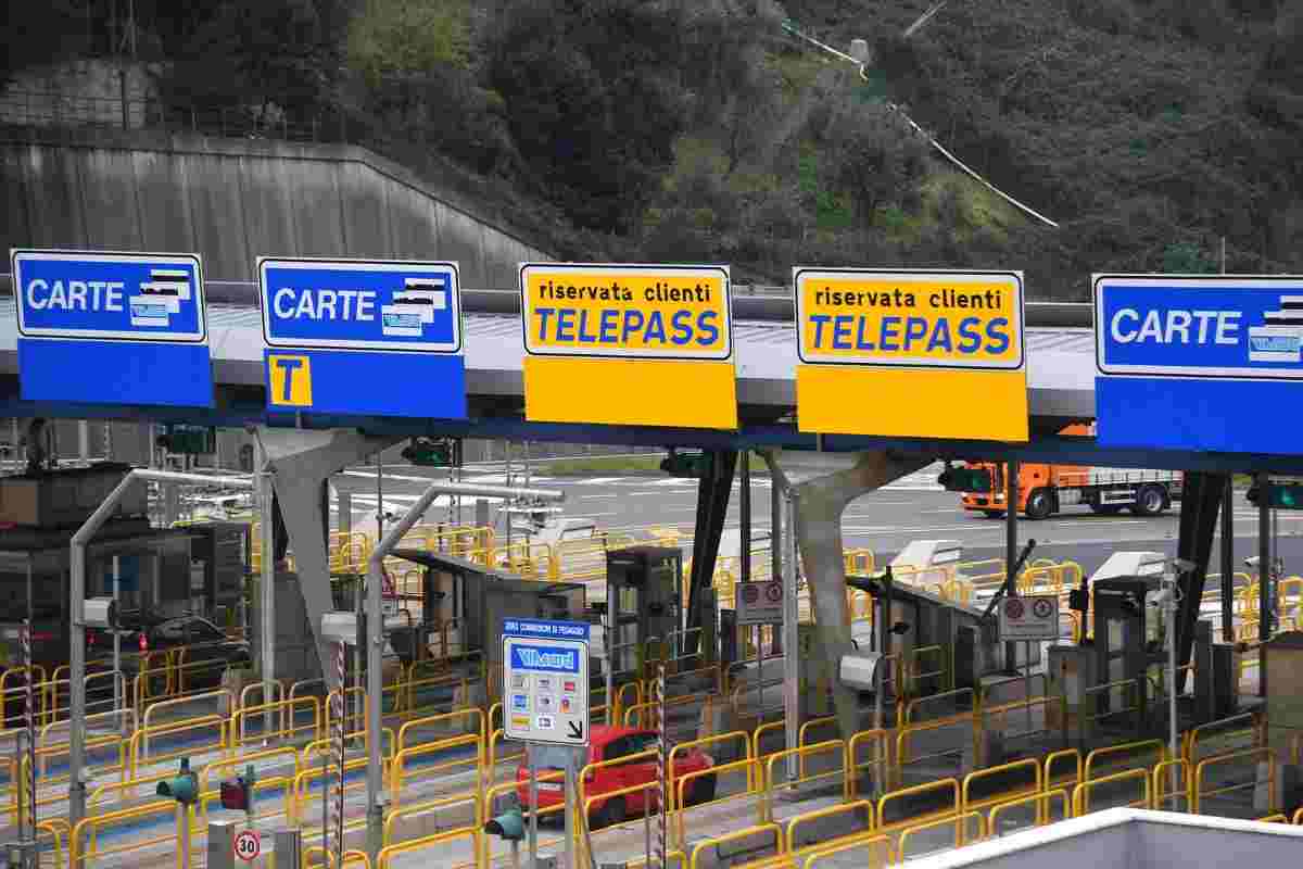 autostrada coda casello Telepass