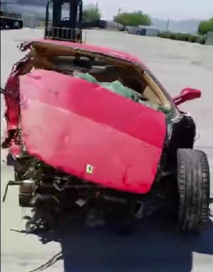 ferrari distrutta