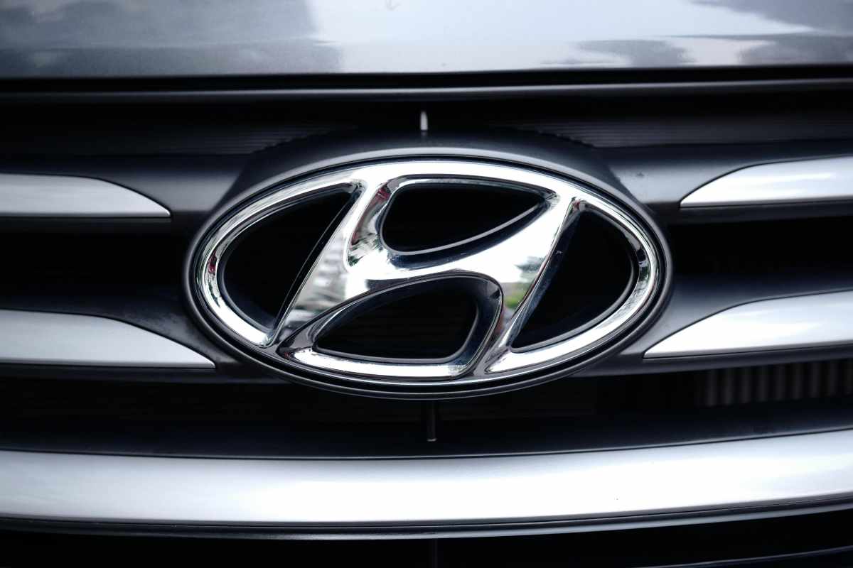 hyundai logo