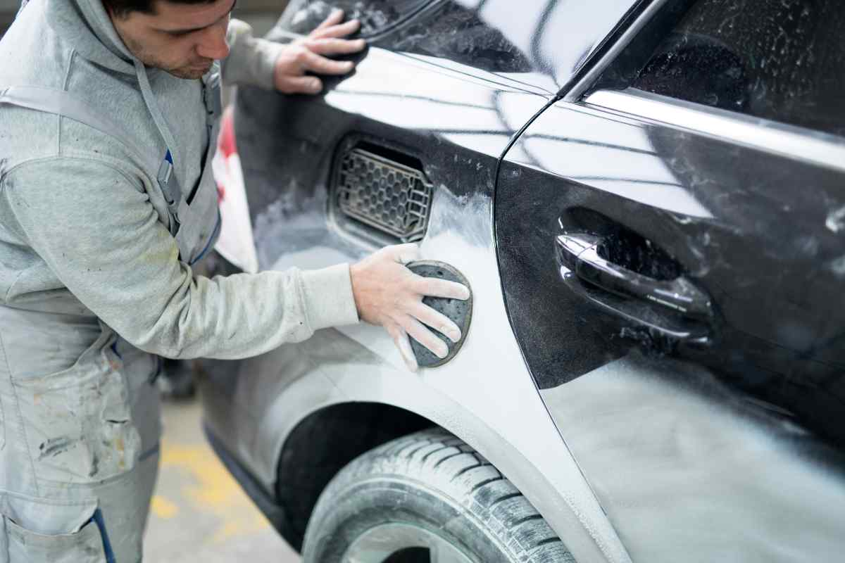 eliminare i graffi dall'auto