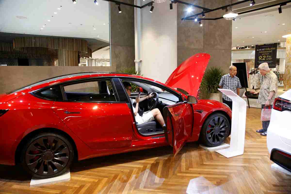 una tesla al prezzo di una 500