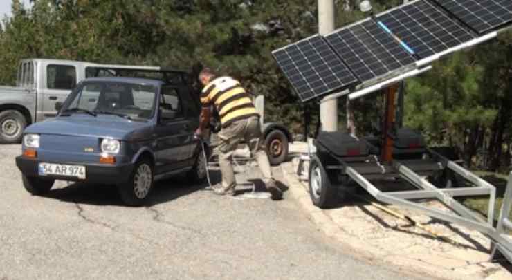 Pannelli solari alimentano auto
