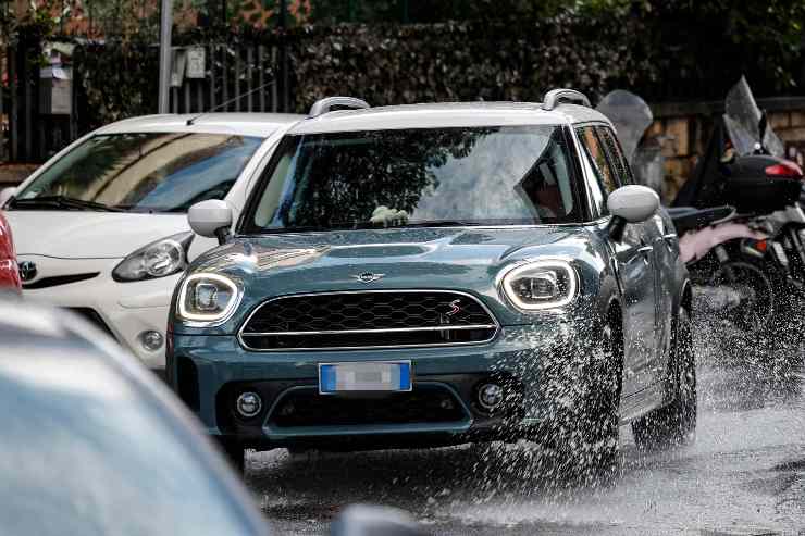 Mini Cooper, l'auto di Giorgia Meloni