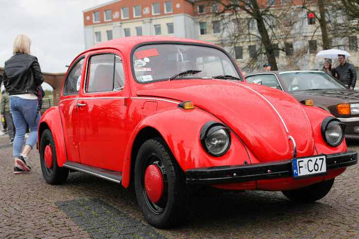Volkswagen Maggiolone, la prima auto di Milly Carlucci