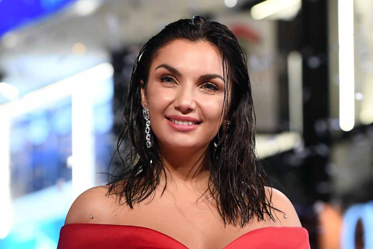 Elettra Lamborghini vestita da Gatta Nera