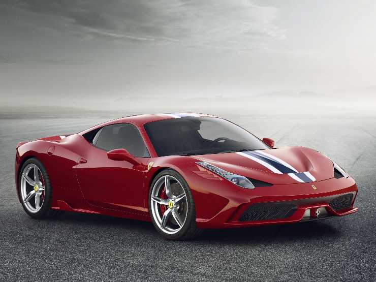 Ferrari 458 distrutta in un botto