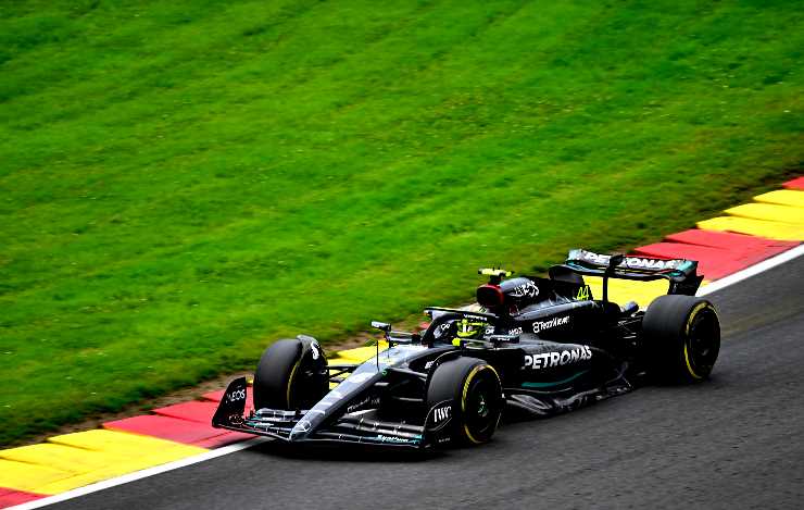 Lewis Hamilton sanzione punti patente