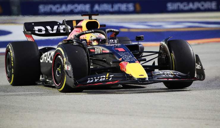 Max Verstappen punta al trionfo