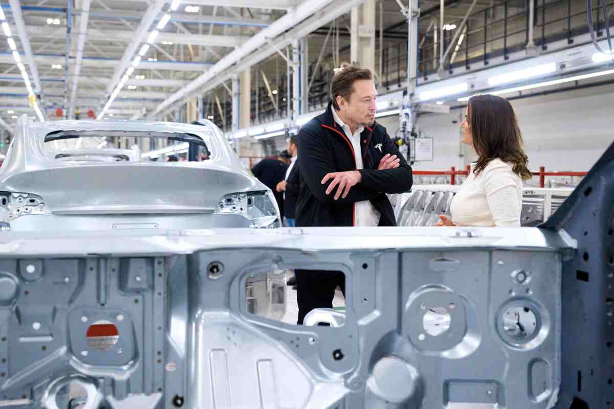 Musk Tesla prezzo auto elettriche