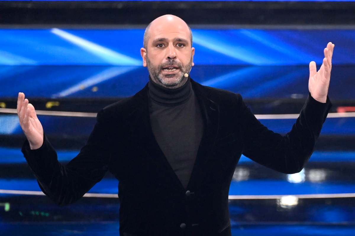 Checco Zalone, l'auto nel suo garage